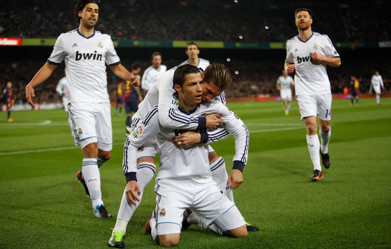 Фото обои Real Madrid, C.Ronaldo, S.Ramos, H.Alonso, S.Khedira