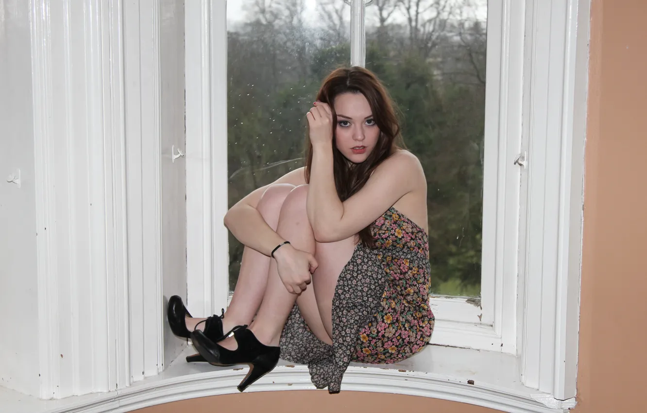 Фото обои девушка, окно, ножки, Imogen