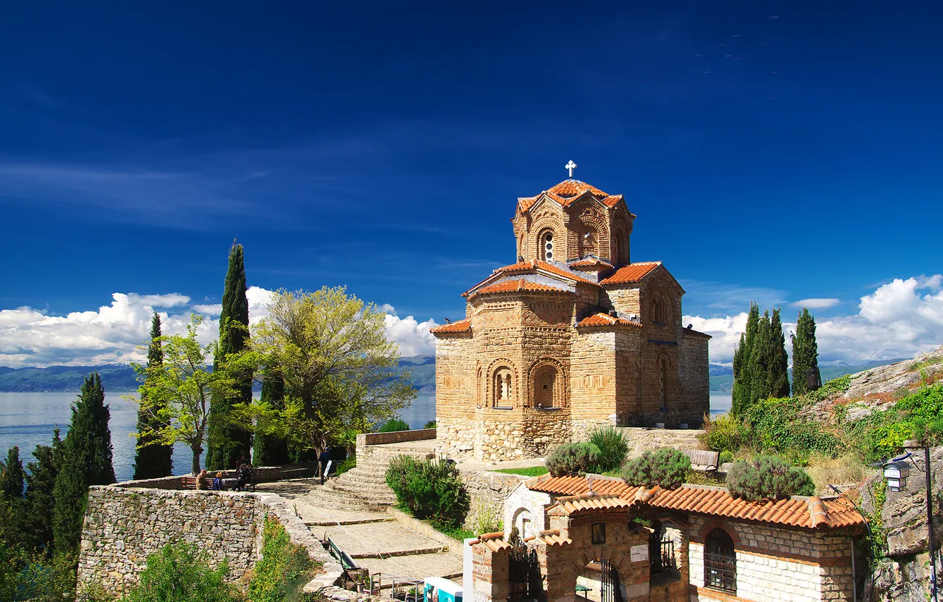 Фото обои небо, деревья, озеро, Lake, Церковь Святого Иоанна Канео, North Macedonia