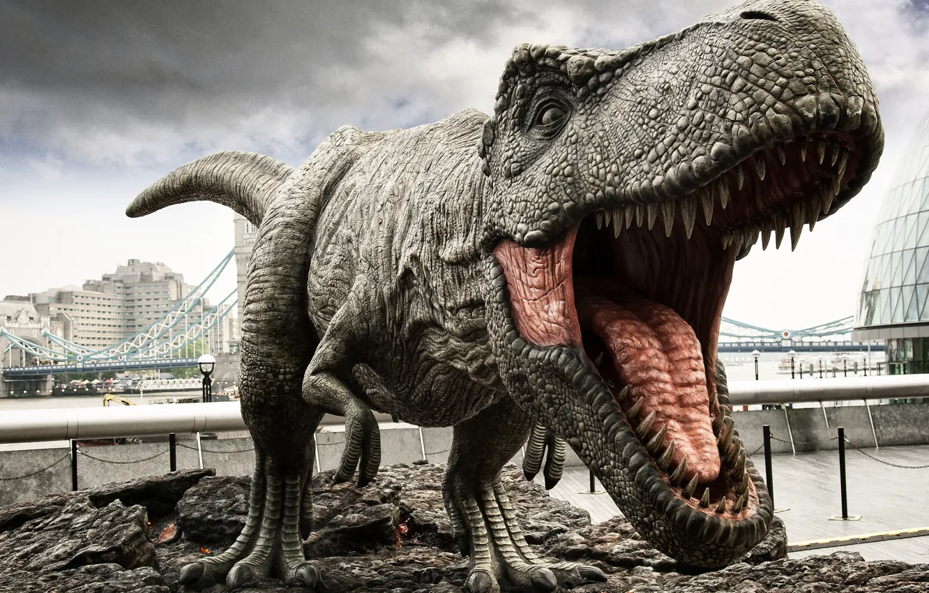 Фото обои город, Лондон, динозавр, хищник, пасть, клыки