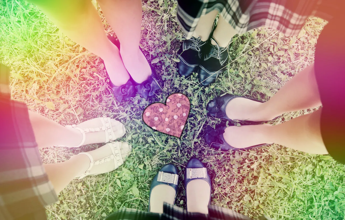 Фото обои сердце, grass, школа, girls, heart, school