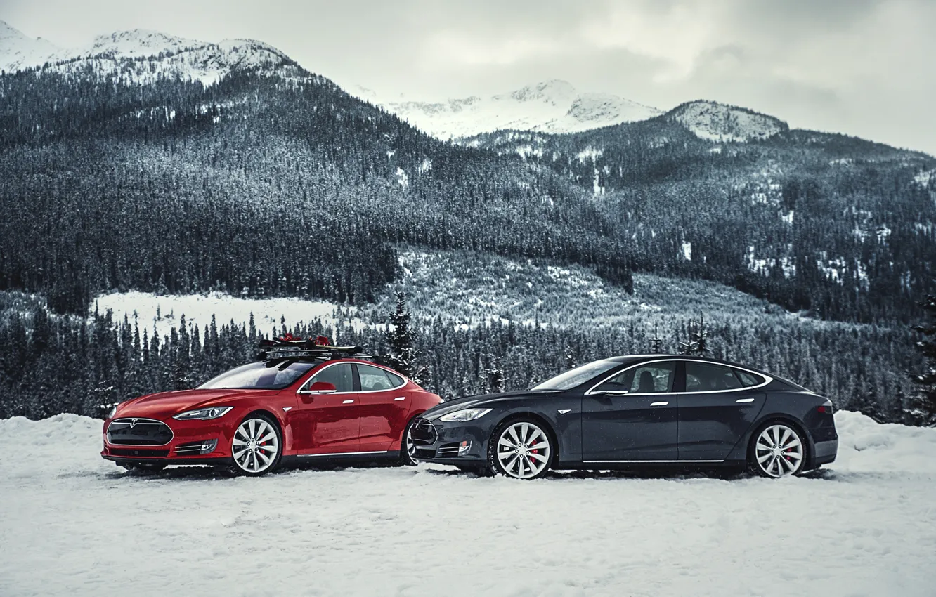 Фото обои снег, горы, две, трасса, электрокар, Tesla Model S