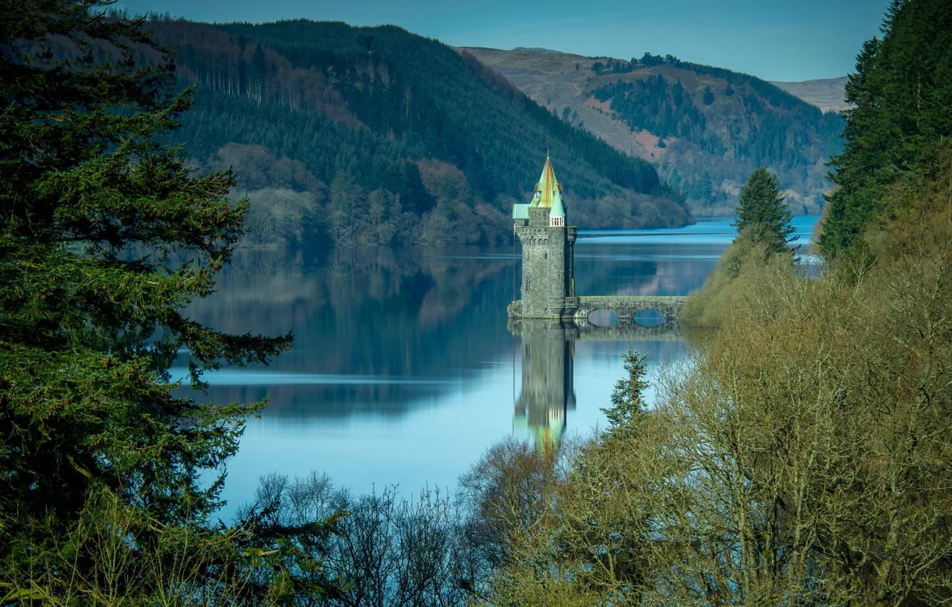 Фото обои лес, озеро, гладь, спокойствие, башня, Уэльс, Wales, Lake Vyrnwy
