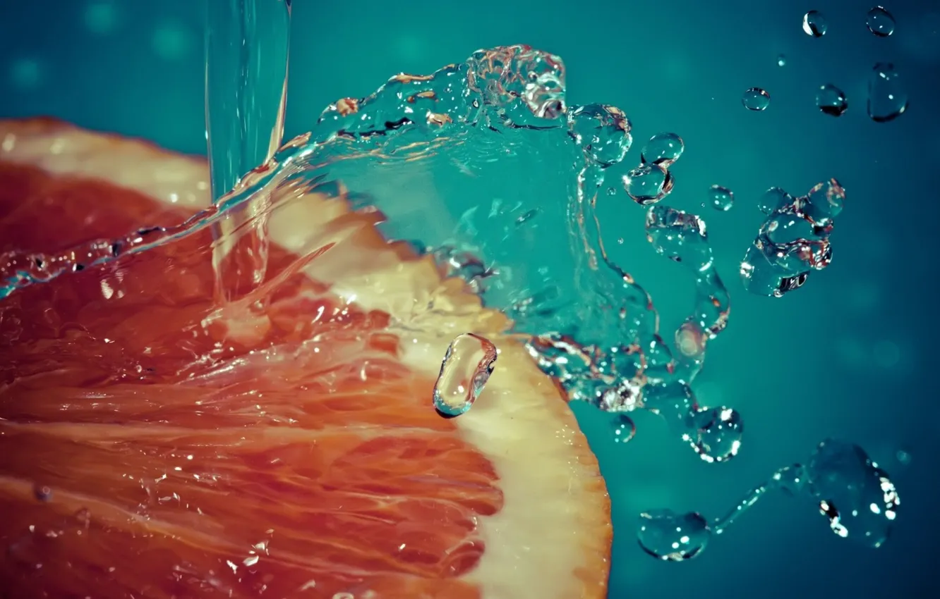 Фото обои вода, брызги, долька, грейпфрут