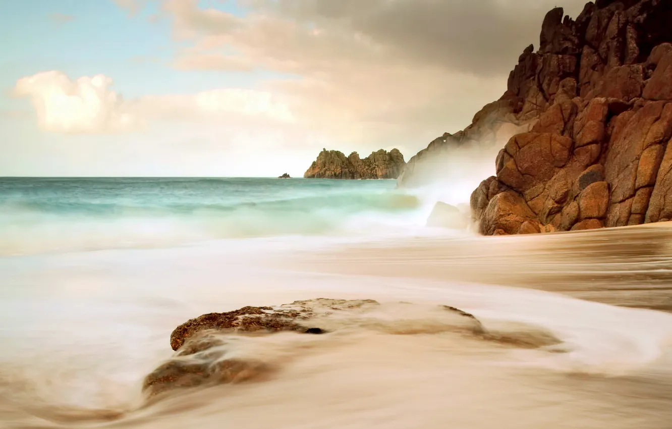 Фото обои море, облака, скалы, камень, волна, день
