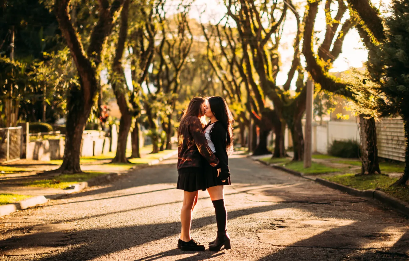 Фото обои девушки, настроение, улица, свидание