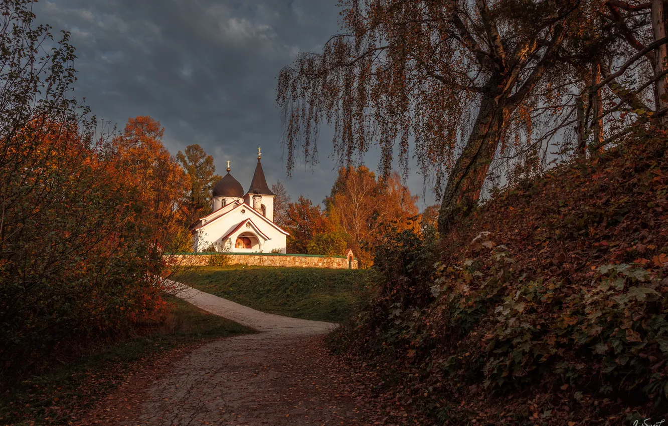 Фото обои house, autumn, church, European