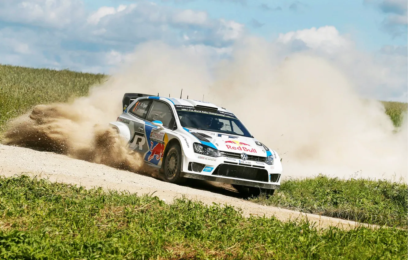 Фото обои Пыль, Белый, Volkswagen, Скорость, Поворот, Занос, Red Bull, WRC