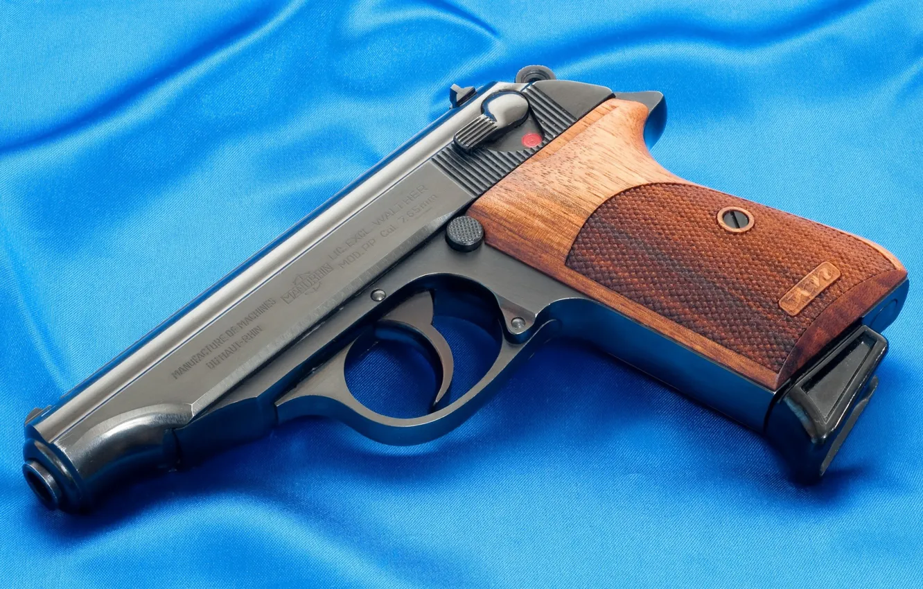 Фото обои metal, gun, 65 mm, blue fabric, Walther PP 7