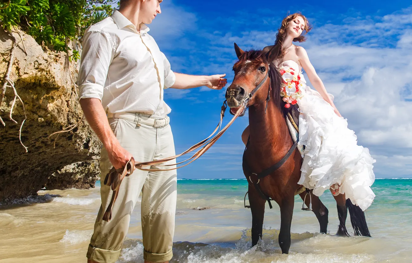 Фото обои море, пляж, девушка, лошадь, girl, парень, невеста, beach