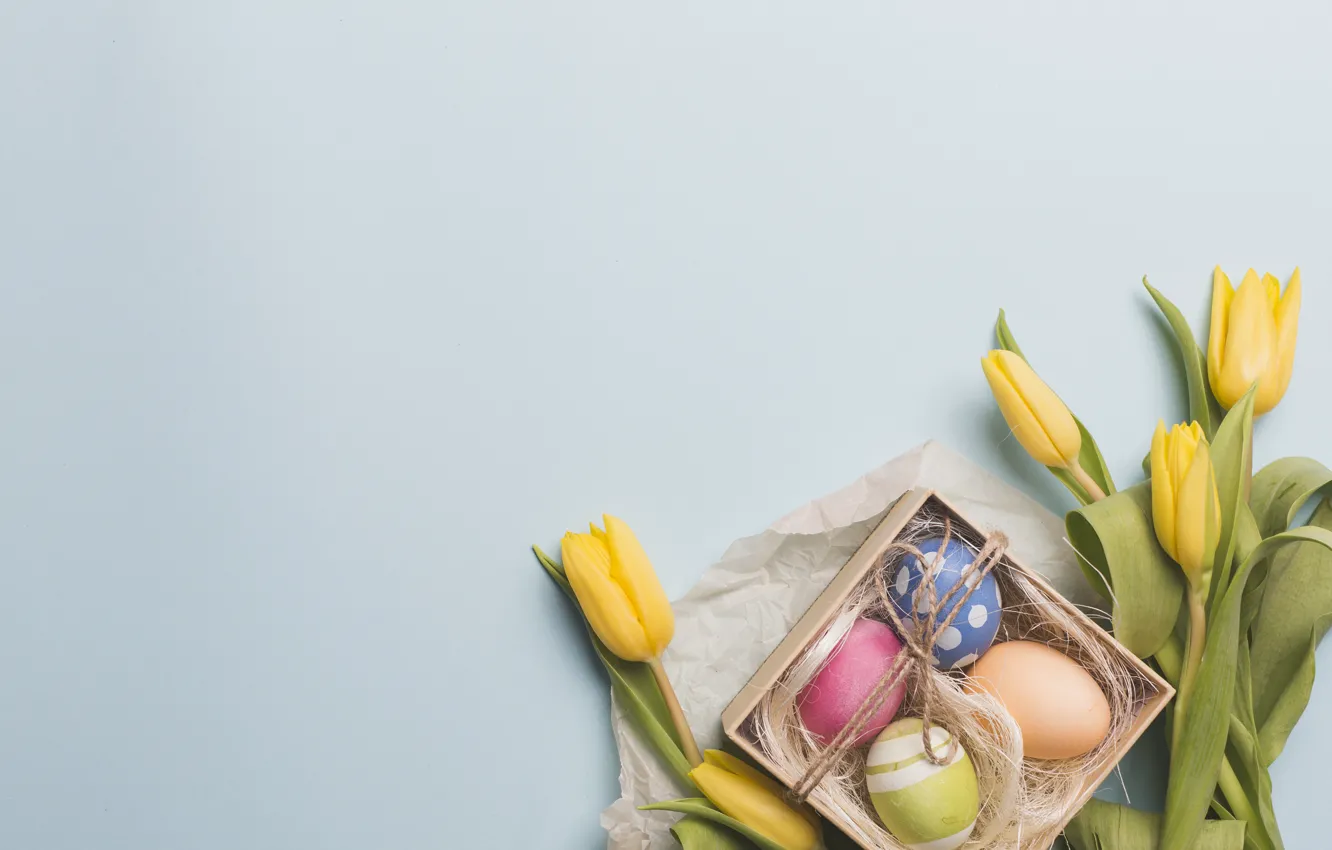 Фото обои праздник, букет, желтые, Пасха, тюльпаны, tulips, декор, eggs