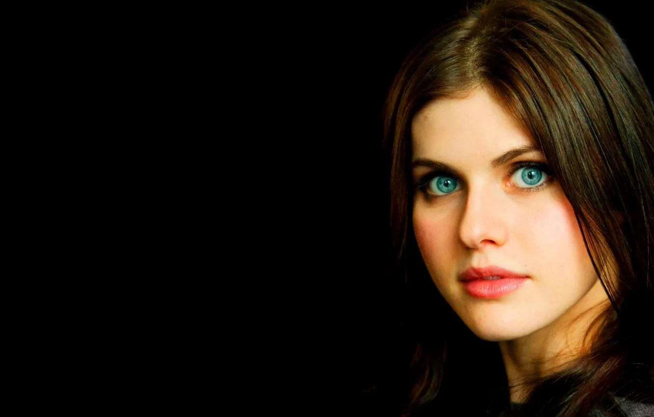 Фото обои girl, blue eyes, beautiful, model, pretty, face, brunette, attractive