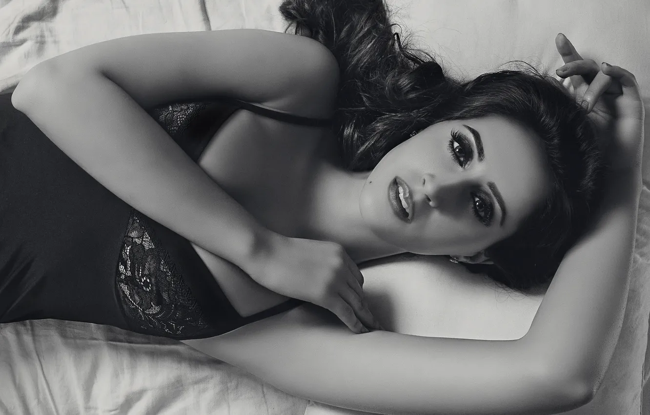 Фото обои girl, hot, sexy, fashion, eyes, smile, beautiful, figure