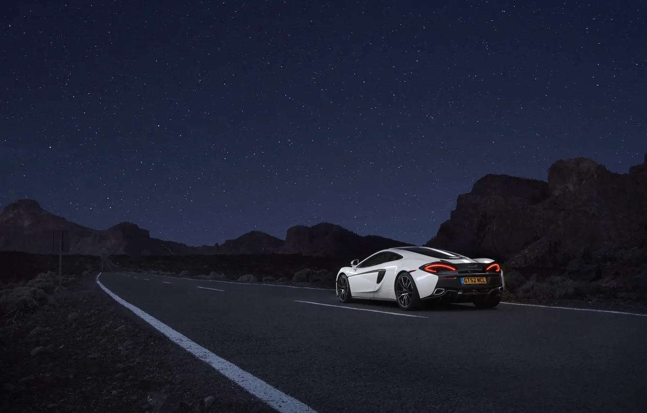 Фото обои дорога, авто, белый, небо, McLaren, звёзды, суперкар, 570GT