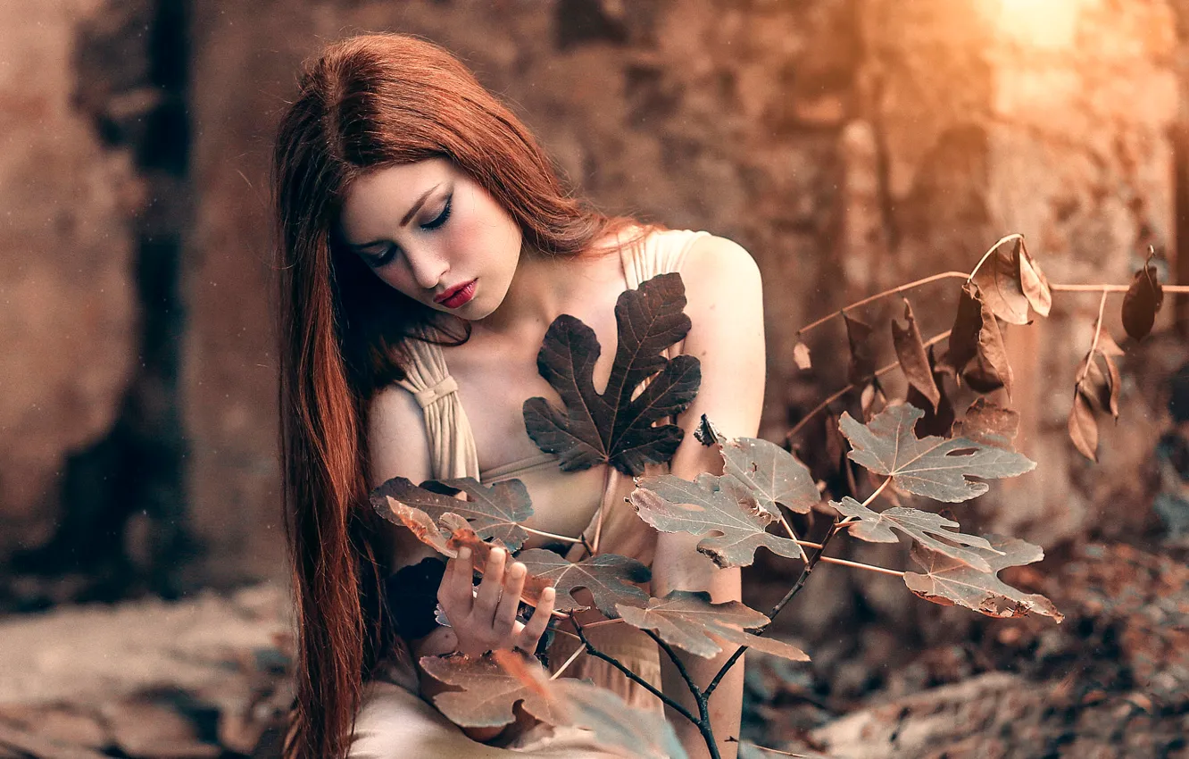 Фото обои листья, макияж, Golden, рыжеволосая девушка, Alessandro Di Cicco