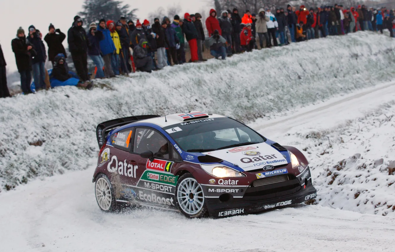 Фото обои Ford, Зима, Снег, Люди, Форд, Занос, WRC, Rally