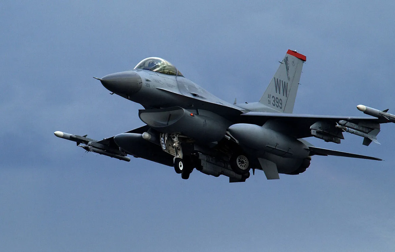 Фото обои F-16, Fighting Falcon, ВВС США, General Dynamics, многоцелевой истребитель