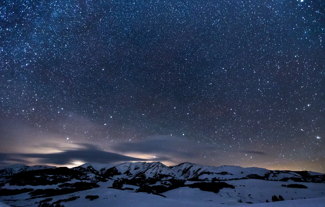 Фото обои звезды, облака, снег, пейзаж, горы, природа, сияние, горизонт