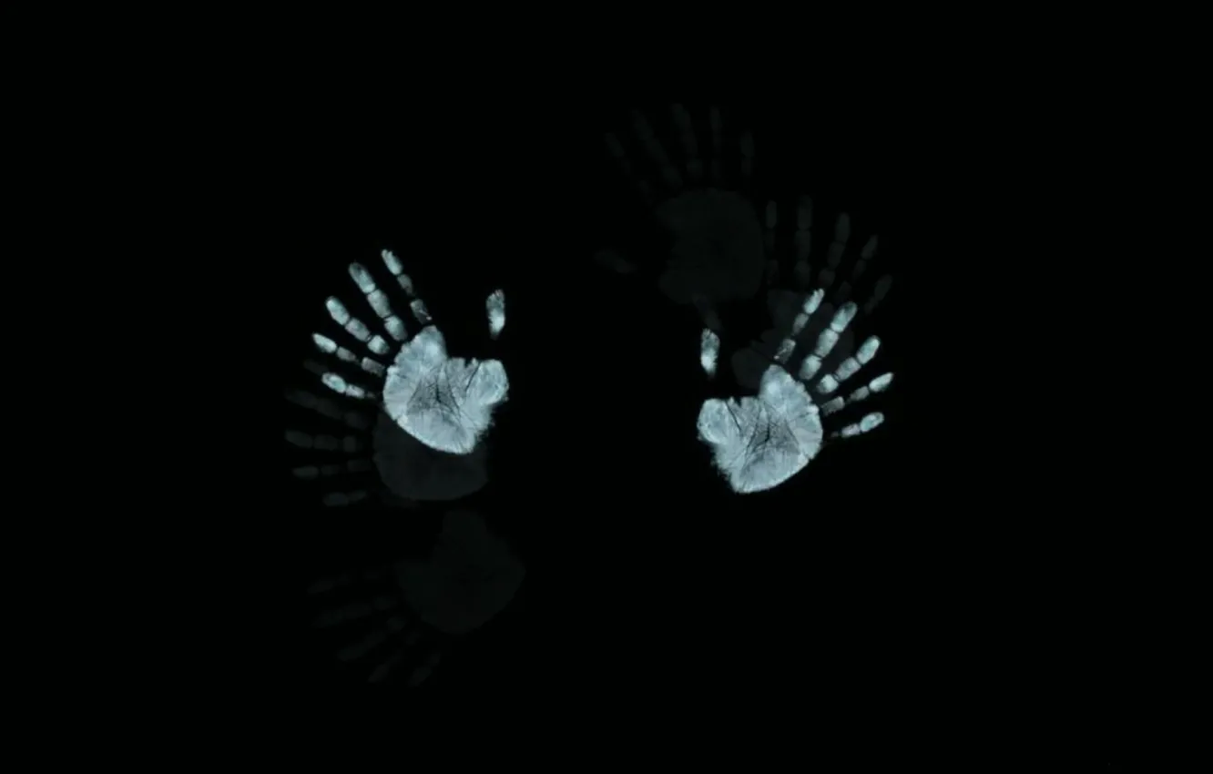 Фото обои черный, руки, пальцы, грань, отпечатки ладоней