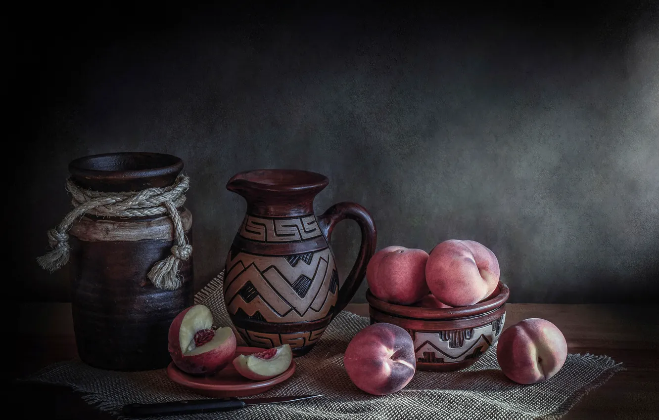 Фото обои нож, кувшин, натюрморт, персики, Fresh peaches