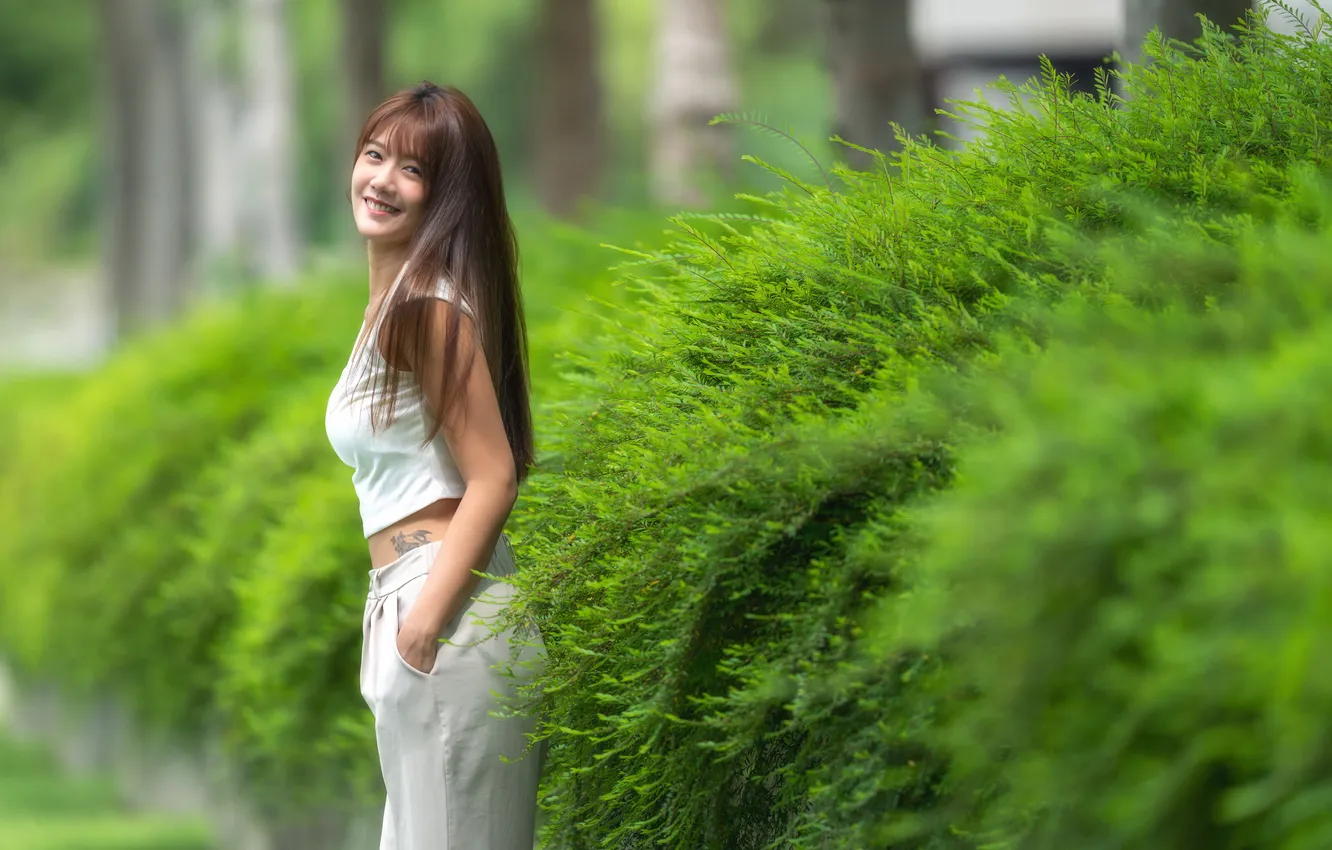 Фото обои зелень, девушка, азиатка