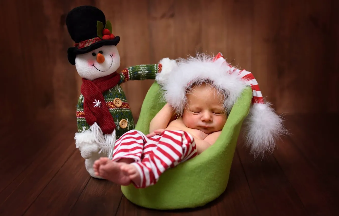 Фото обои игрушка, доски, сон, кресло, малыш, снеговик, ребёнок, колпак