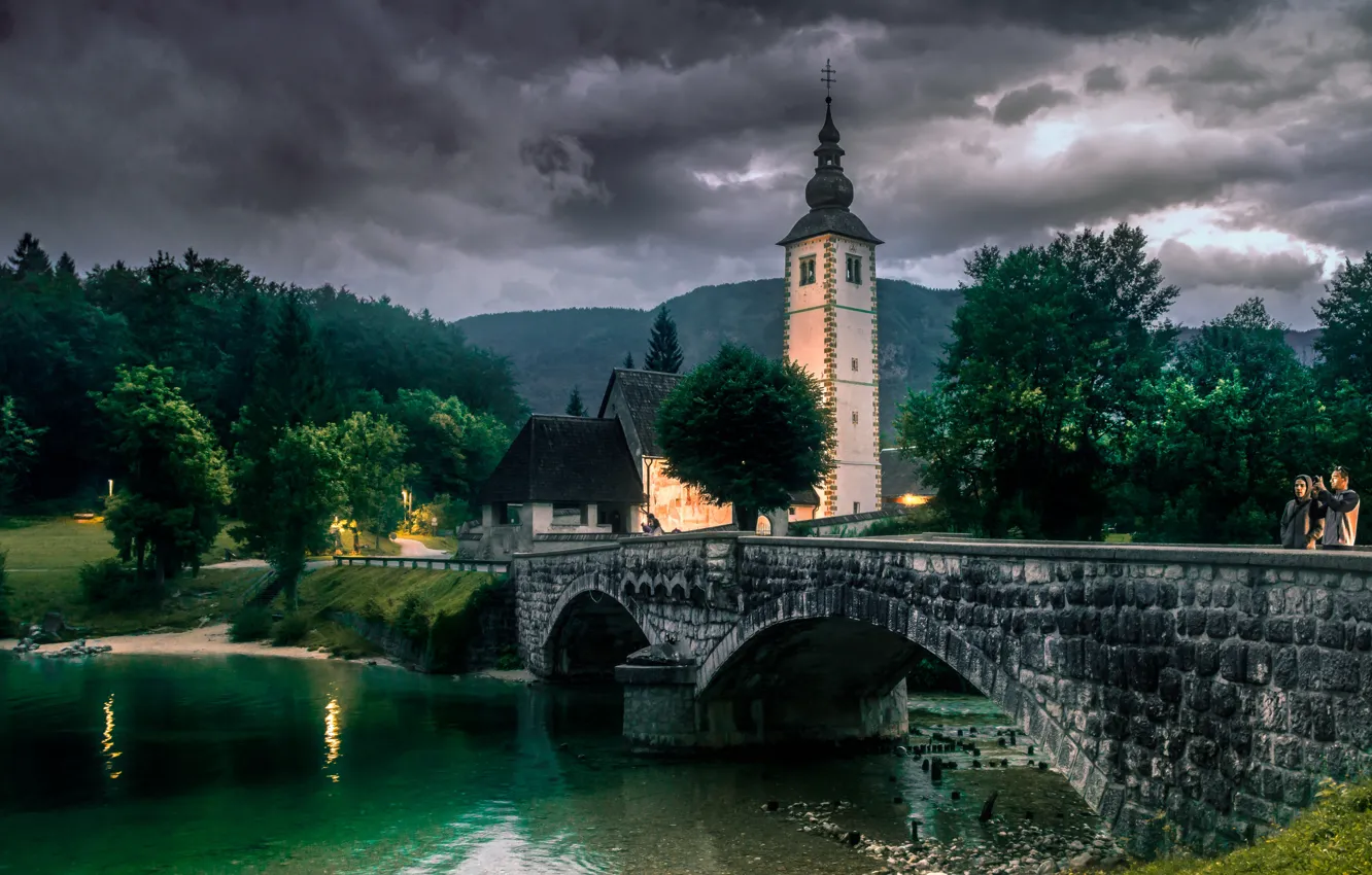 Фото обои небо, ночь, мост, озеро, здание, церковь, архитектура, Словения