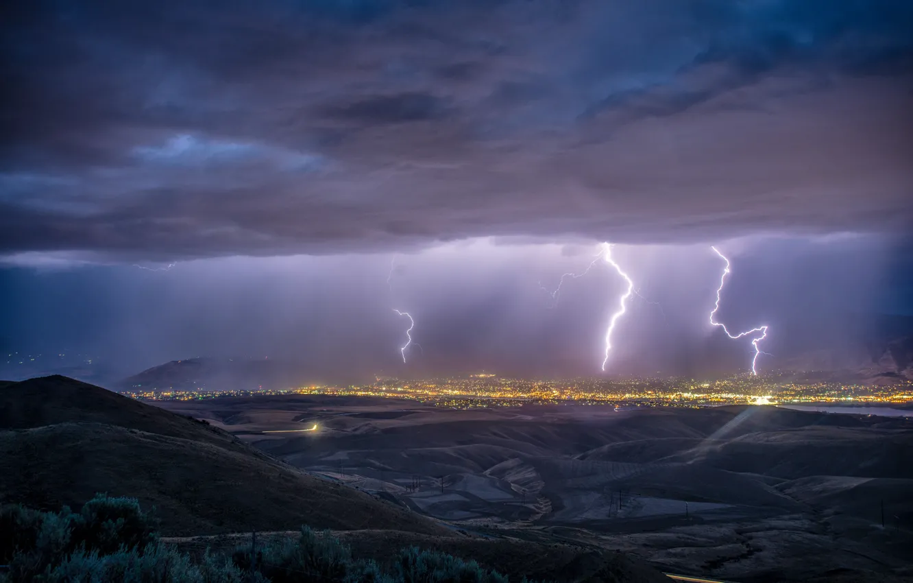 Фото обои горы, тучи, молнии, красота, долина, непогода, lightning, mountains