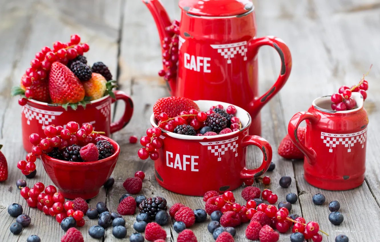 Фото обои ягоды, малина, черника, клубника, посуда, красная, смородина, ежевика