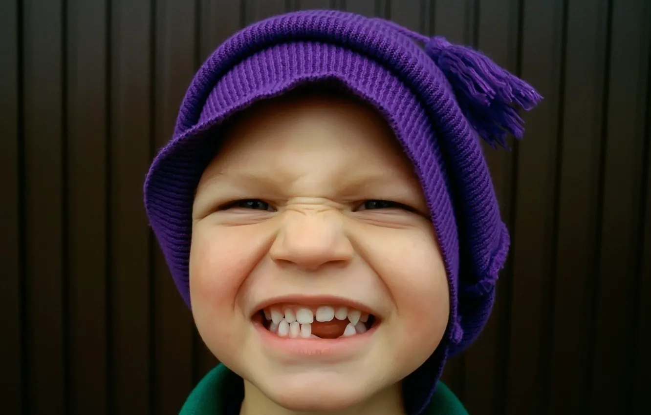 Фото обои улыбка, шапка, ребенок, зубы, мальчик, скривился, бубон
