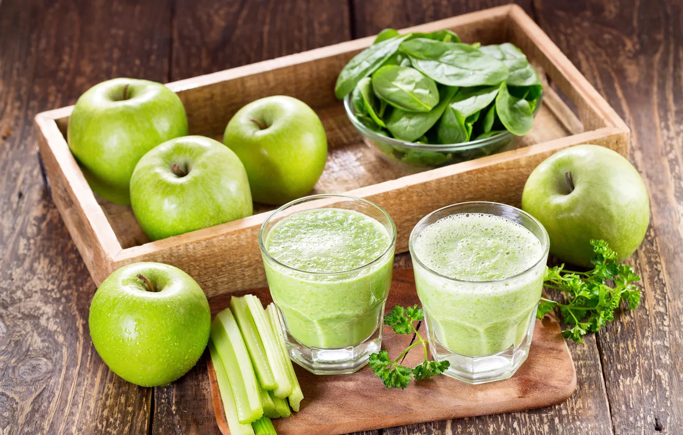 Фото обои зелень, яблоки, доски, стаканы, фрукты, лоток, овощи, боке