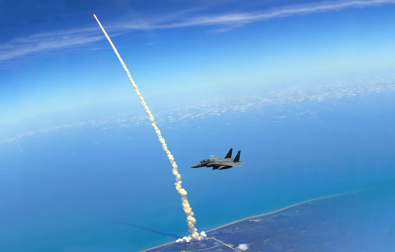 Фото обои след, истребитель, полёт, шаттл, atlantis, взлёт, f 15