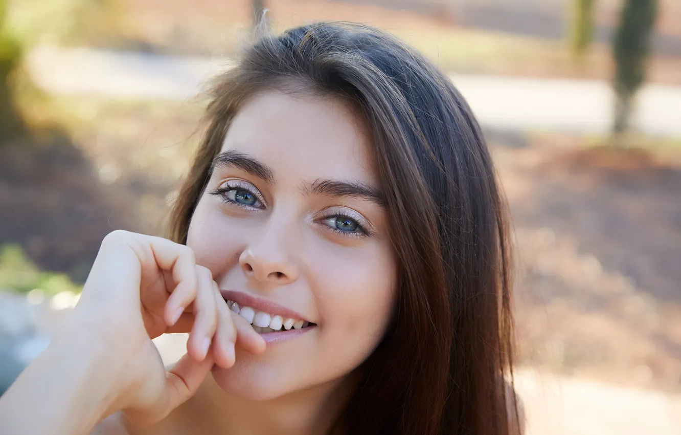 Фото обои brunette, sexy woman, closeup, beautiful face, pretty eyes, smiling girl, gorgeous woman, stunning beauty