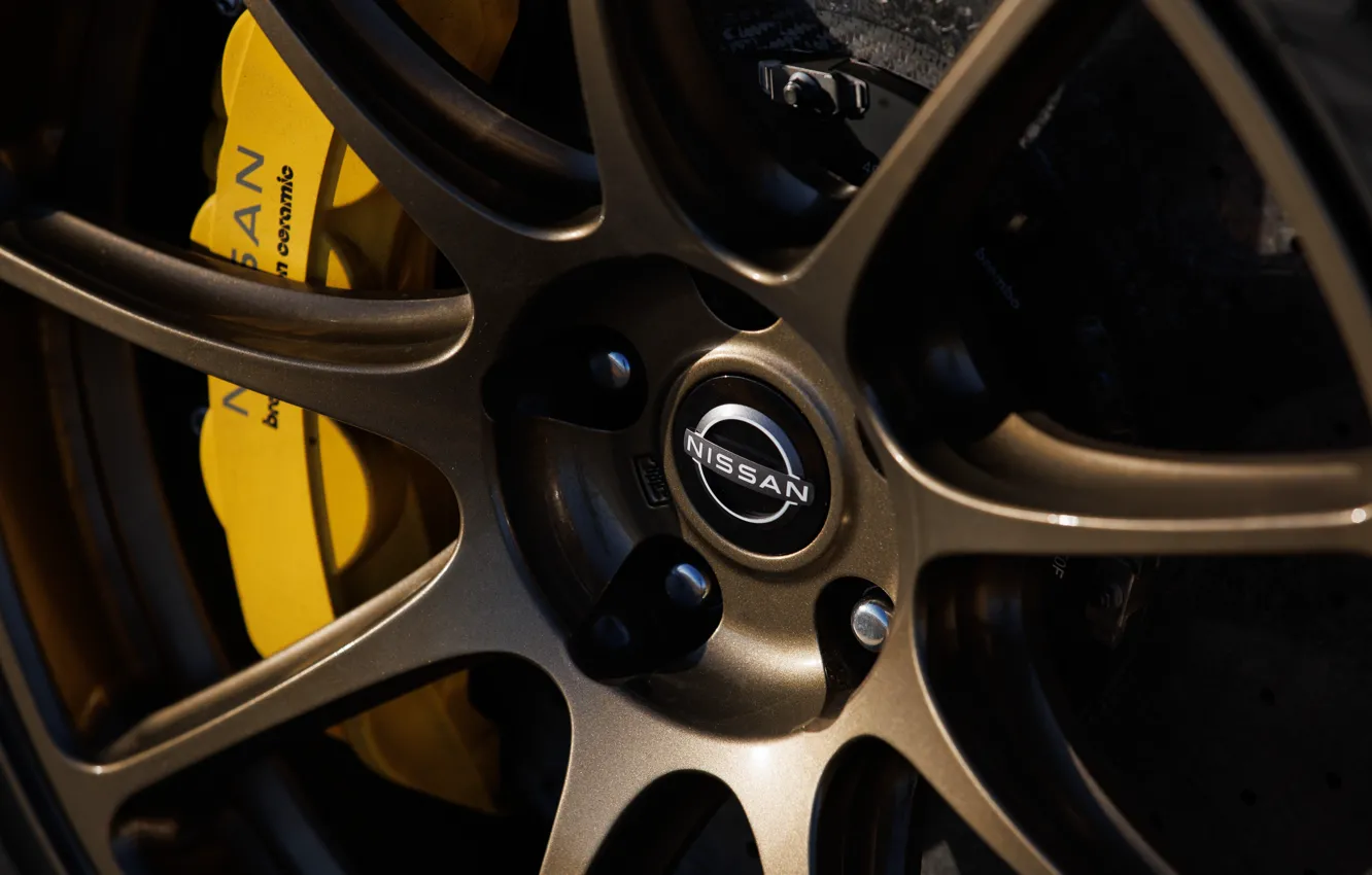 Фото обои logo, Nissan, GT-R, close-up, R35, wheel, Nissan GT-R T-spec