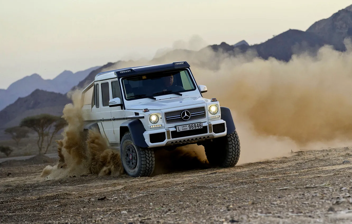 Фото обои Mercedes-Benz, Пыль, Белый, Занос, Джип, AMG, G63, Передок