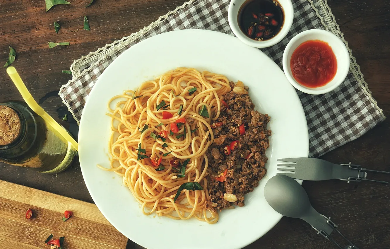 Фото обои мясо, спагетти, соус, паста
