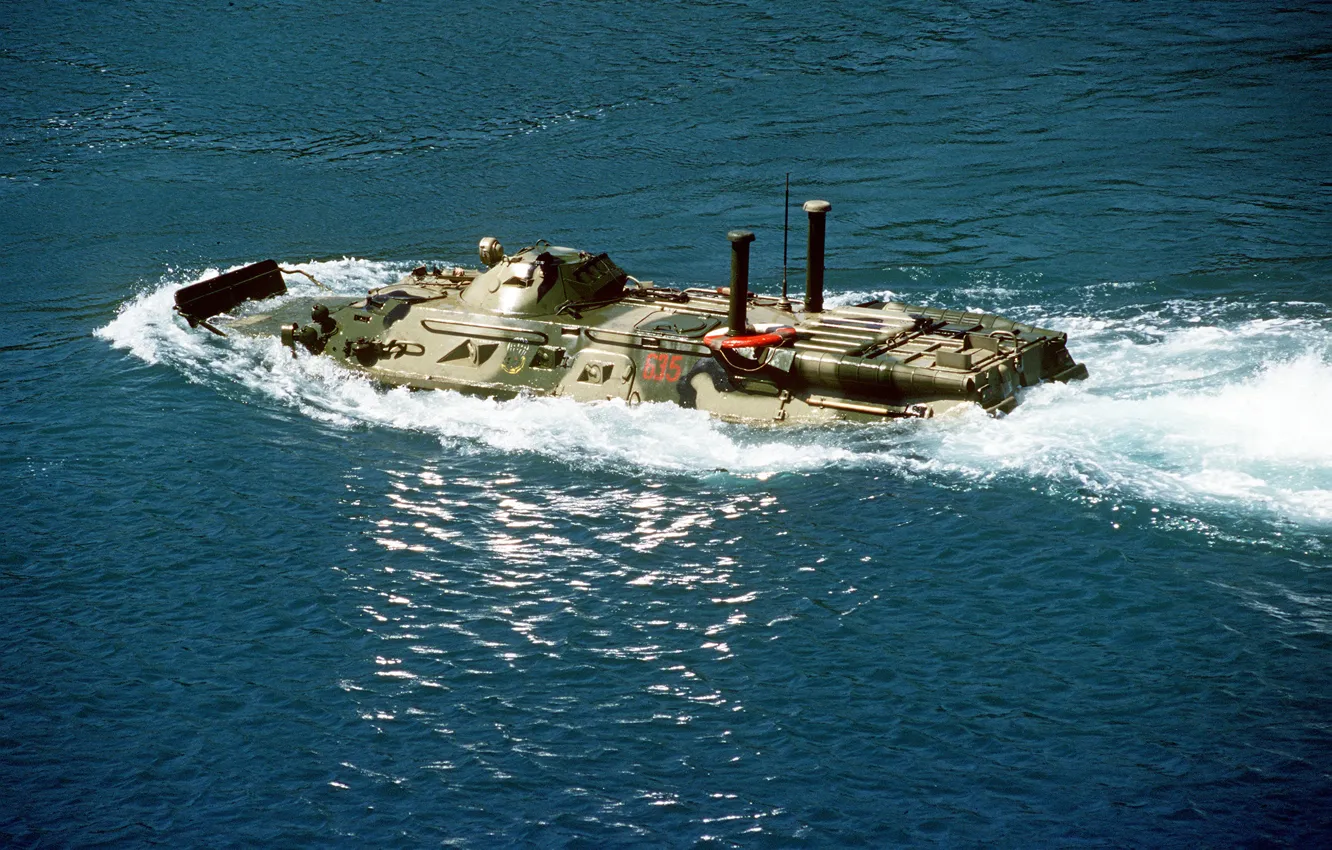 Фото обои БТР-80, б/м - 635, русское плаванье