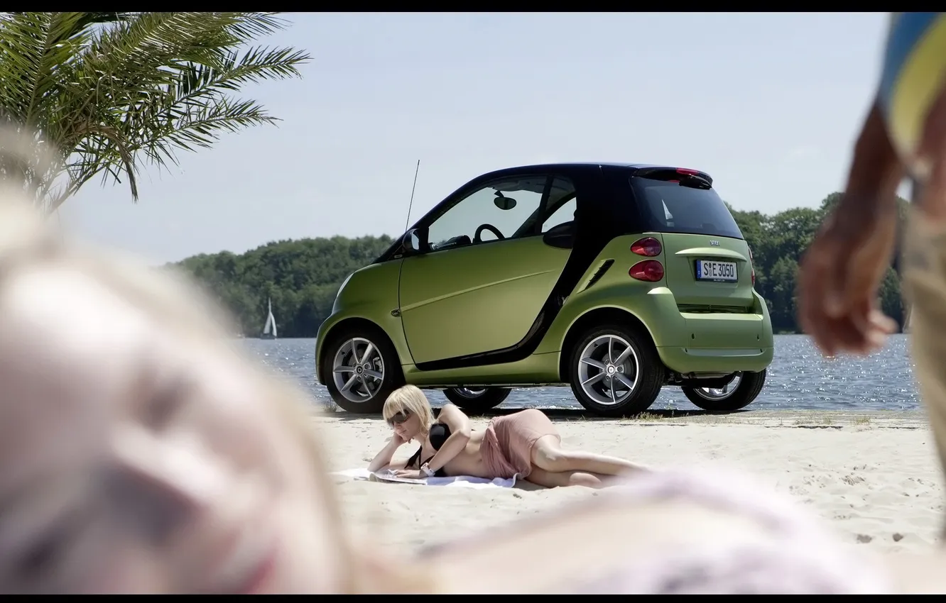 Фото обои green, and, babe, fortwo