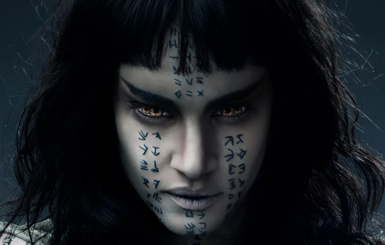 Фото обои глаза, взгляд, волосы, тату, иероглифы, Sofia Boutella, София Бутелла, The Mummy