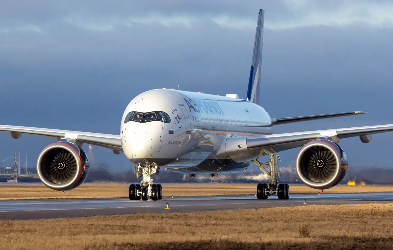 Фото обои Самолет, Лайнер, Аэрофлот, Airbus, Aeroflot, ВПП, Airbus A350-900, Шасси