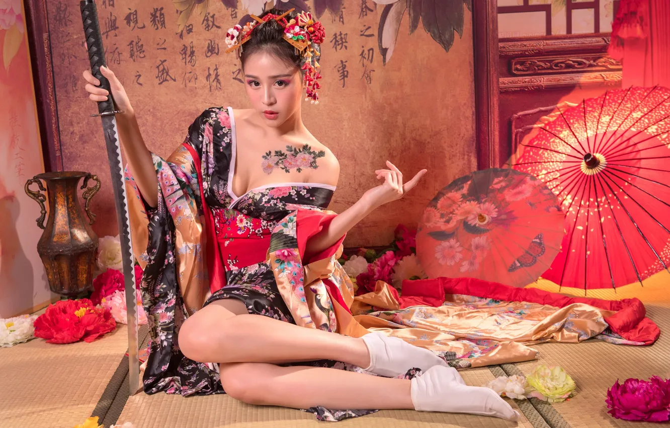 Фото обои девушка, стиль, меч, кимоно, азиатка, сидит