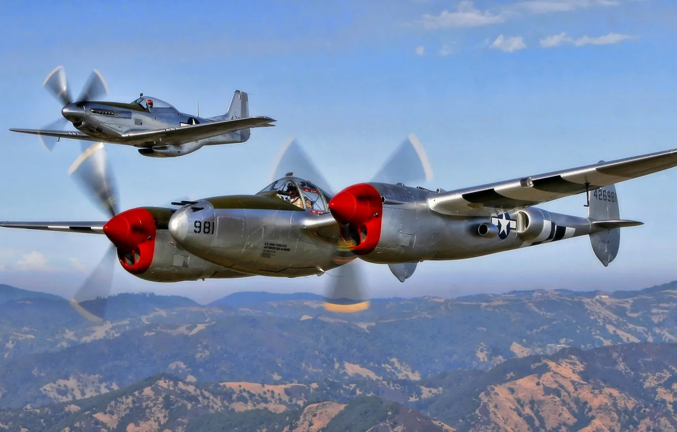Фото обои небо, полет, земля, mustang, истребитель, винт, пилот, P-51