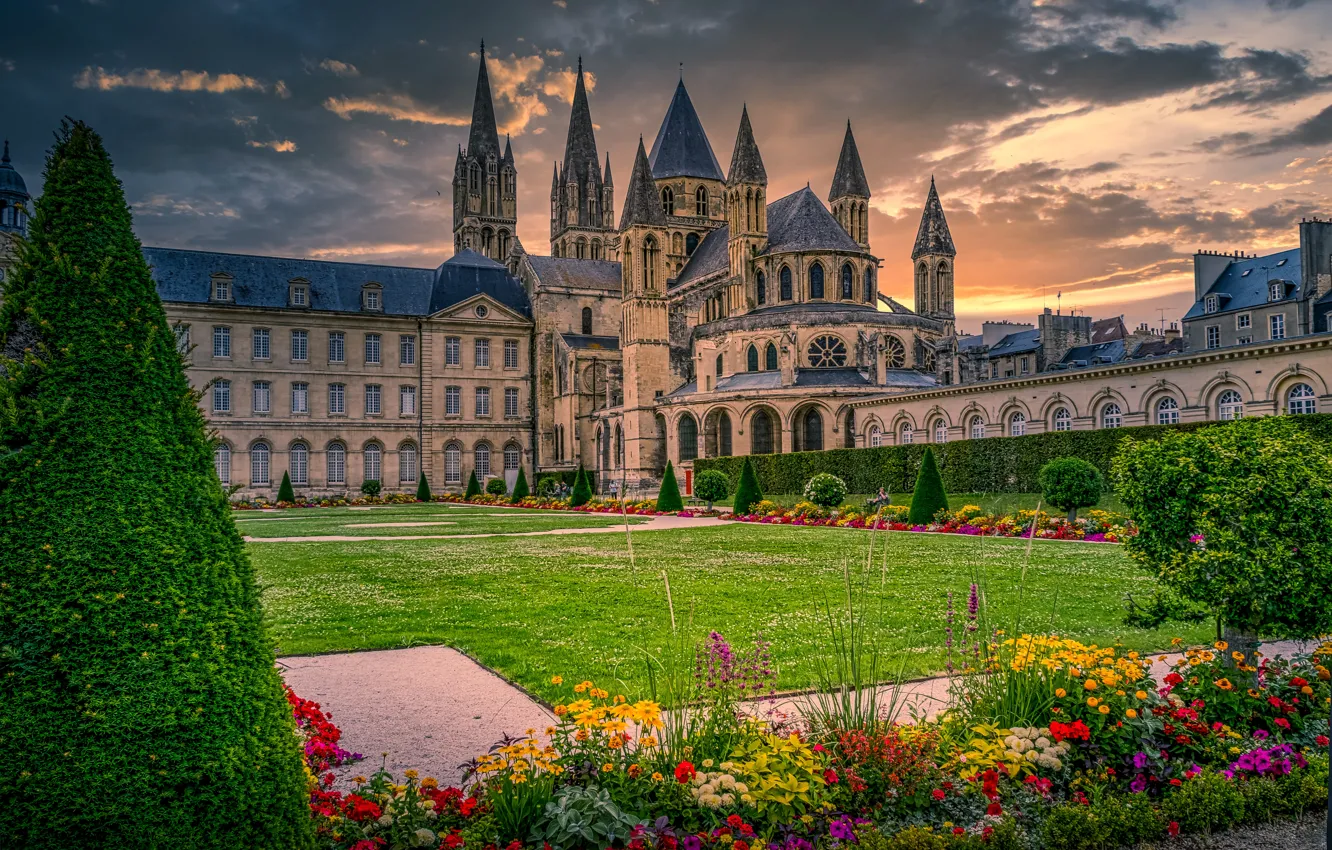 Фото обои цветы, парк, Франция, здание, церковь, France, Нормандия, Normandy