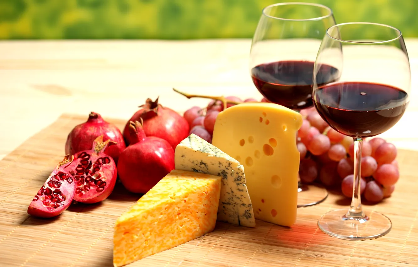 Фото обои вино, красное, сыр, бокалы, виноград, фрукты, гранат