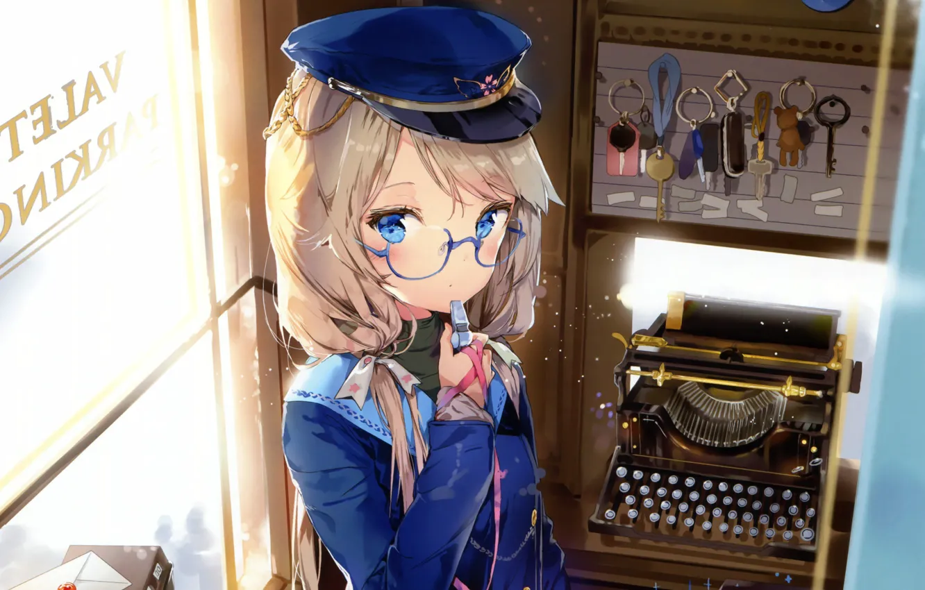 Фото обои письмо, очки, девочка, телефон, печатная машинка, голубые глаза, ключи, свисток