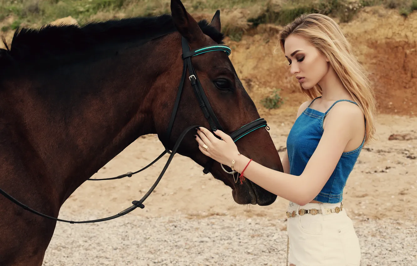 Фото обои взгляд, улыбка, настроение, женщина, лошадь, красивая, style, снаряжение