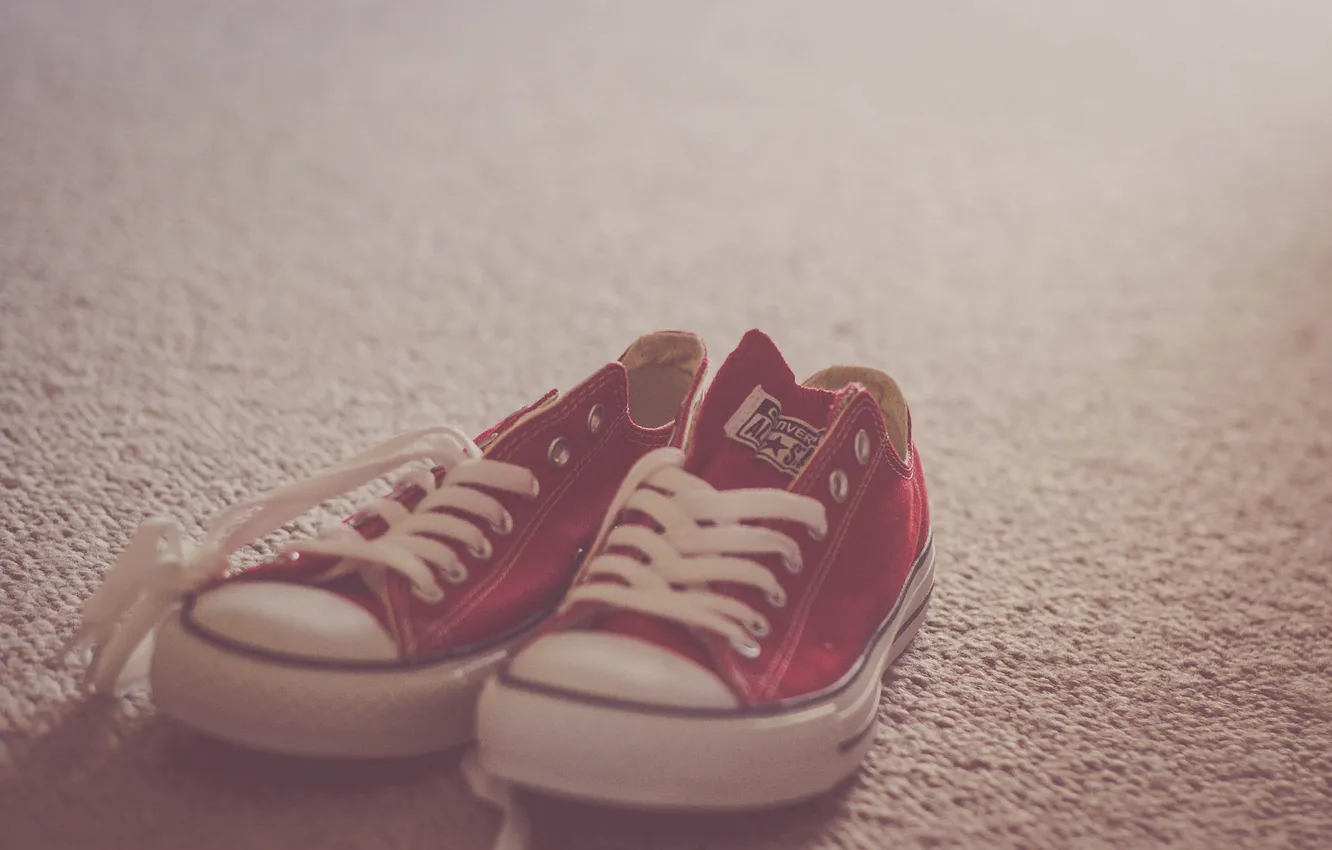 Фото обои обувь, кеды, красные, шнурки, converse, конверсы