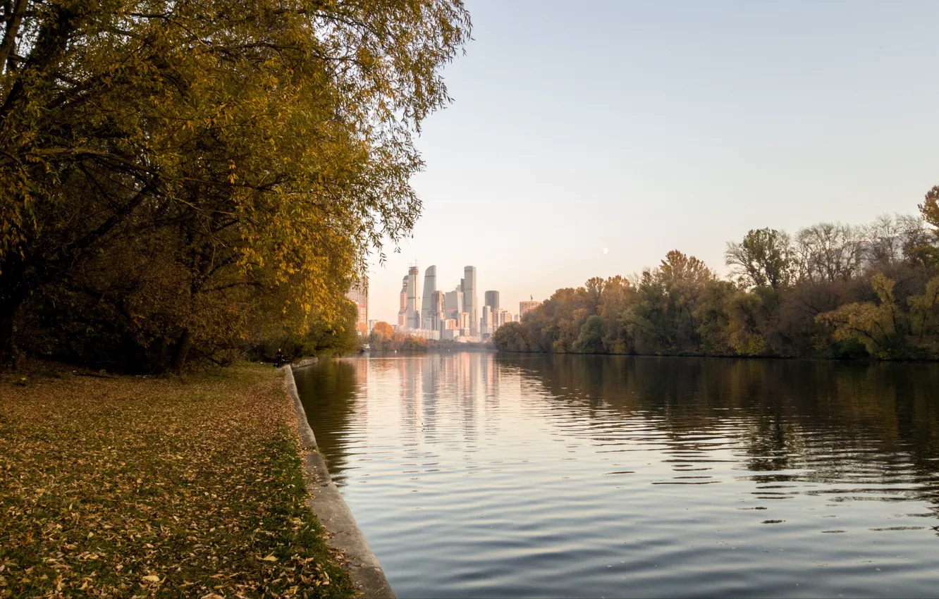 Фото обои осень, парк, москва-река, москва-сити