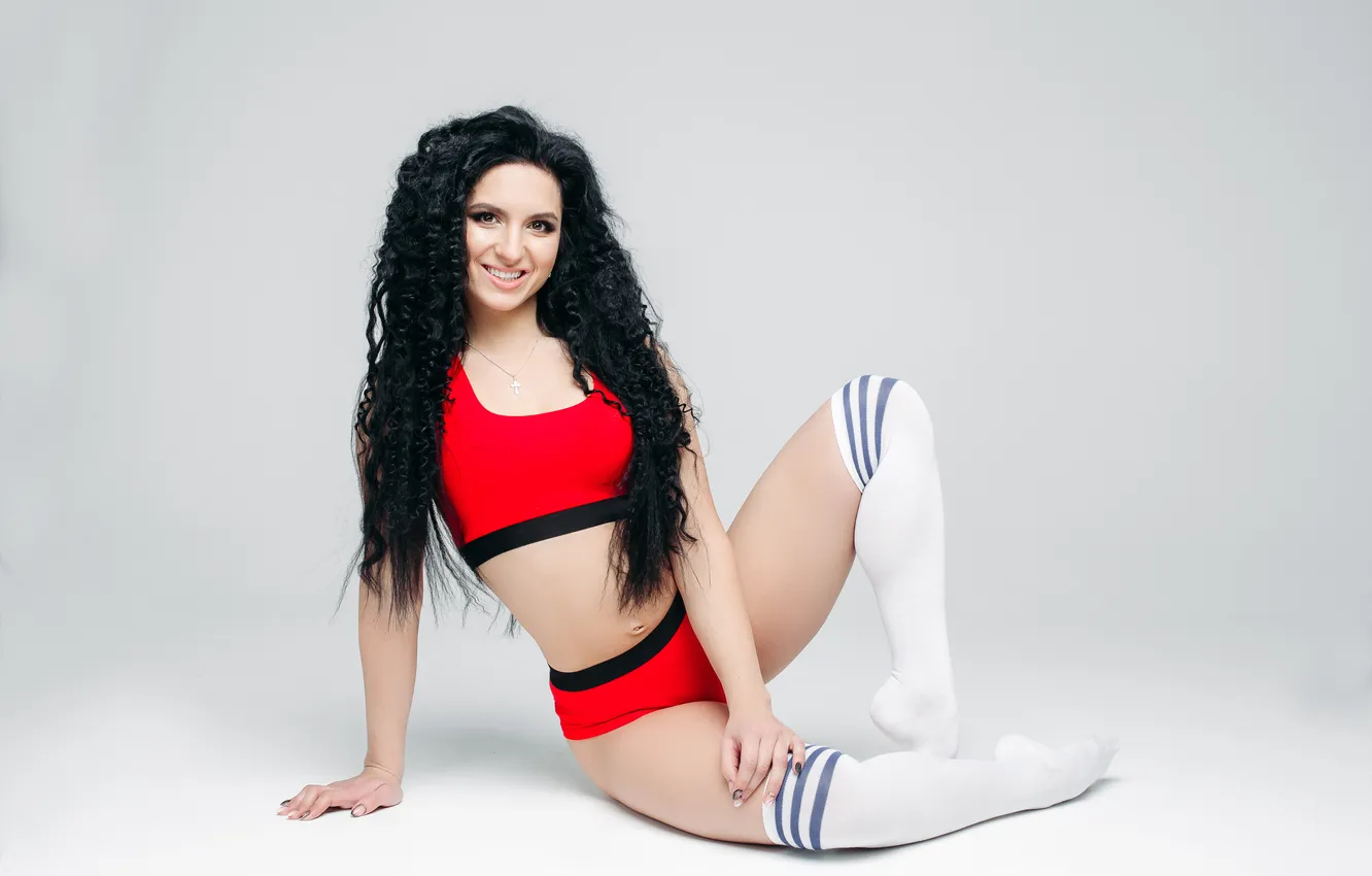 Фото обои girl, beautiful, model, brunette, cute, knee socks