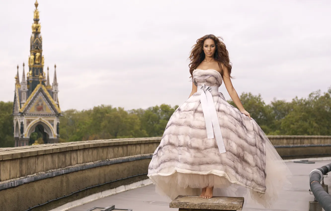 Фото обои платье, певица, Leona Lewis, леона льюис